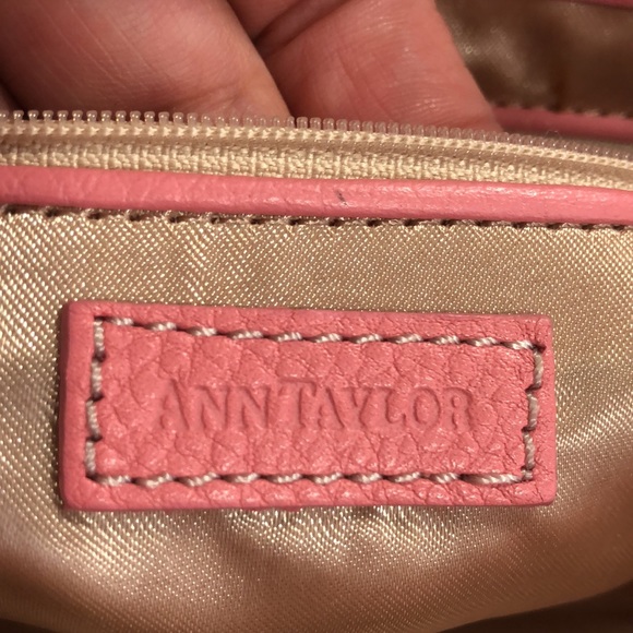 Ann Taylor pink leather purse 👛 silver hardware - Picture 4 of 6